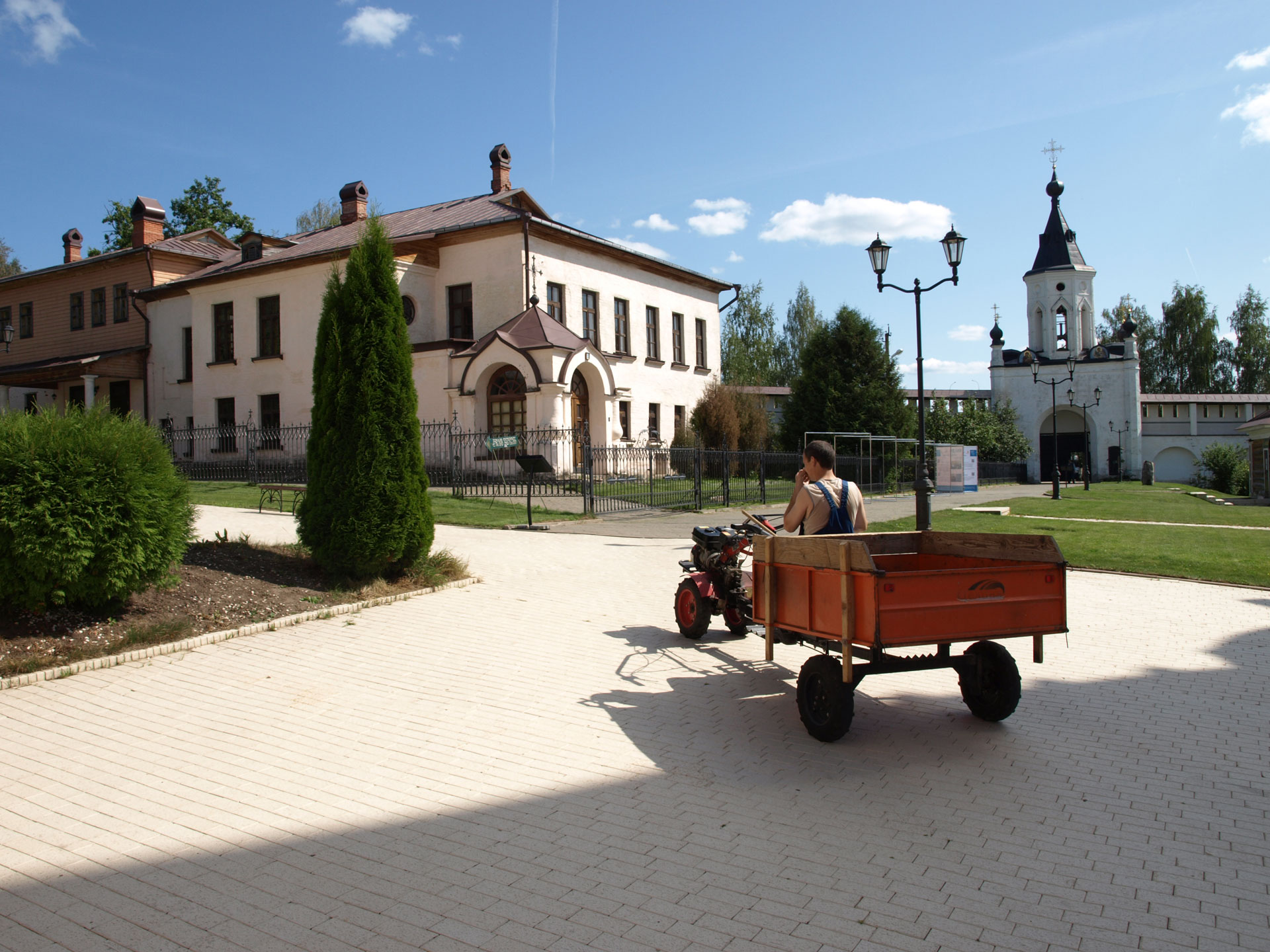 г. Старица, Успенский монастырь
